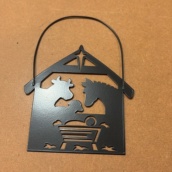 Manger Silhouette Xmas Ornament - Picture 3 of 3